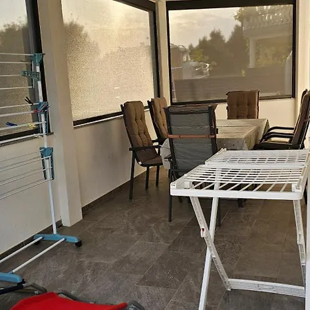 Mimi Apartment Vir