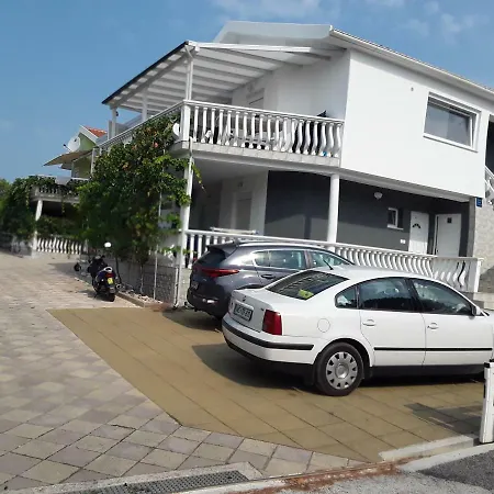 Apartment Mimi Vir